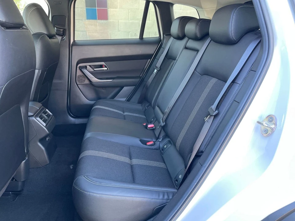 2025 Mazda CX-50 - Image 23 of 31