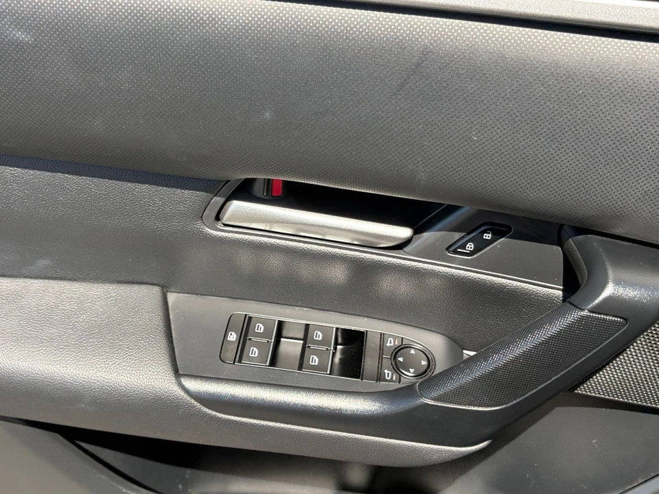 2025 Mazda CX-50 - Image 15 of 31