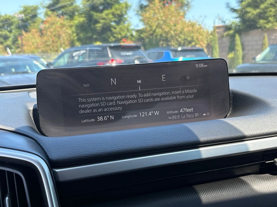 2025 Mazda CX-50 - Image 16 of 31