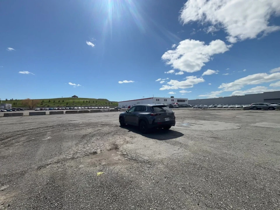 2025 Mazda CX-50 - Image 11 of 31