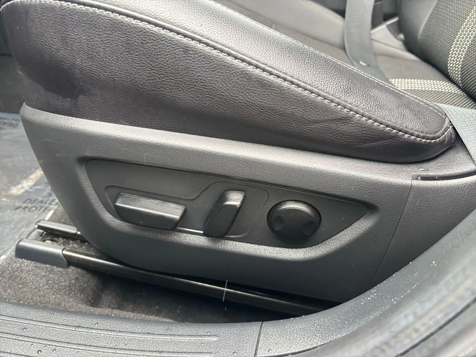 2025 Mazda CX-50 - Image 18 of 31