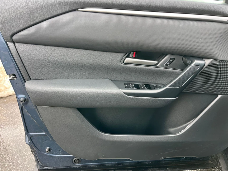 2025 Mazda CX-50 - Image 15 of 31