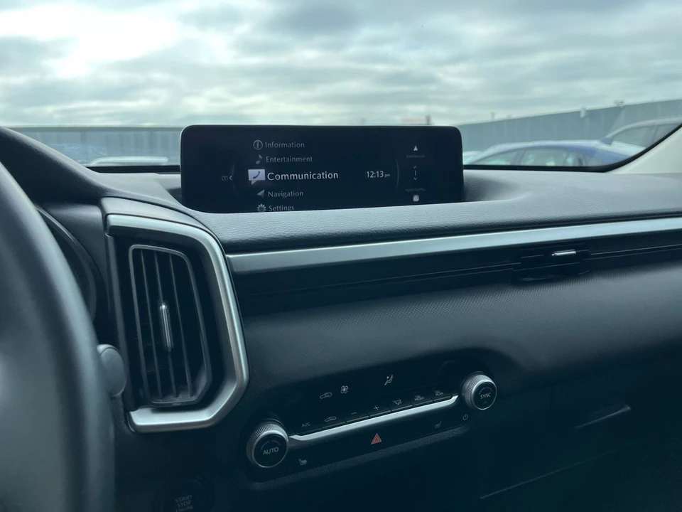 2025 Mazda CX-50 - Image 16 of 31