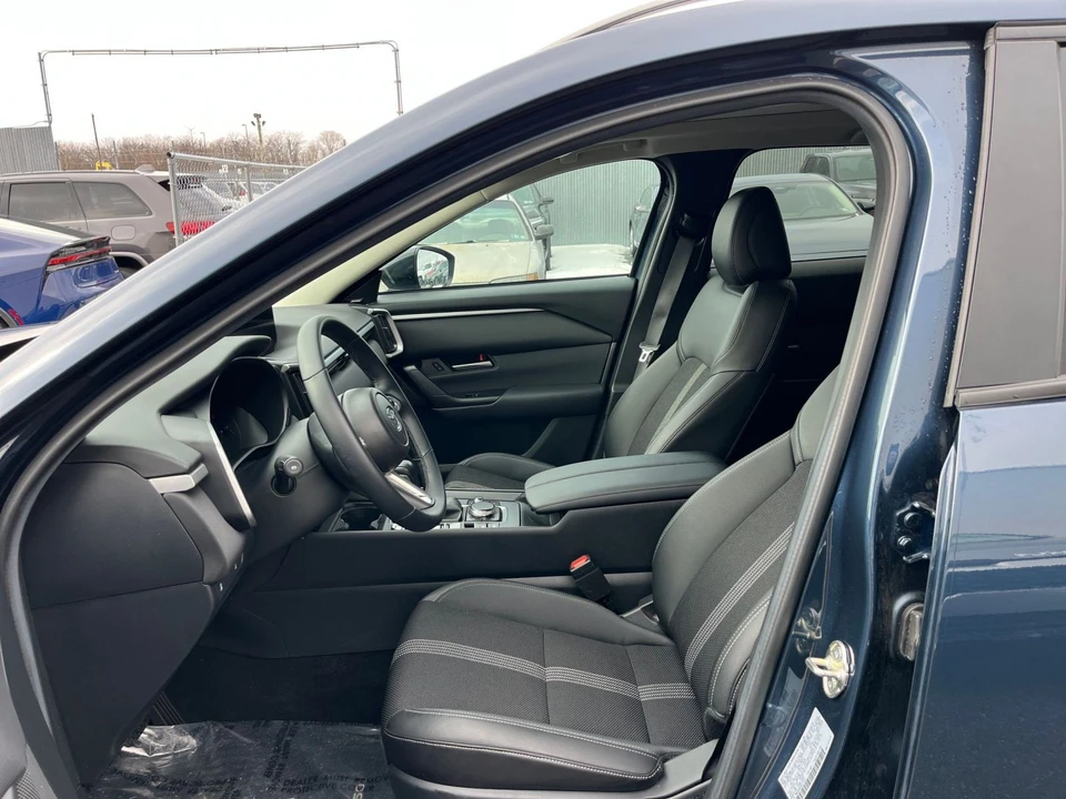 2025 Mazda CX-50 - Image 23 of 31