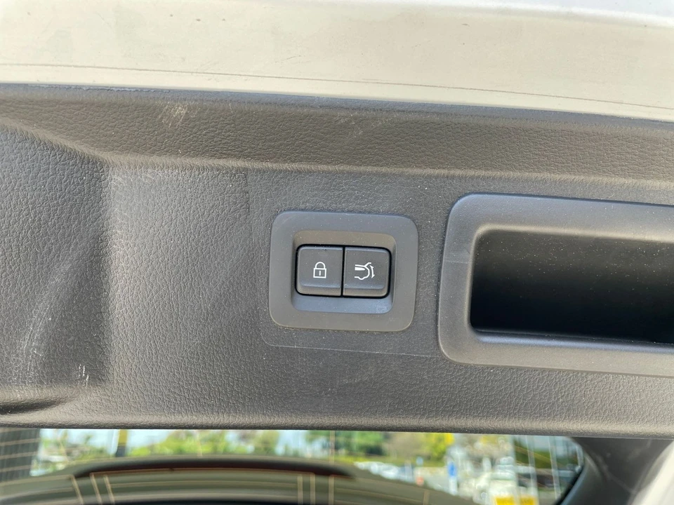 2025 Mazda CX-50 - Image 20 of 31