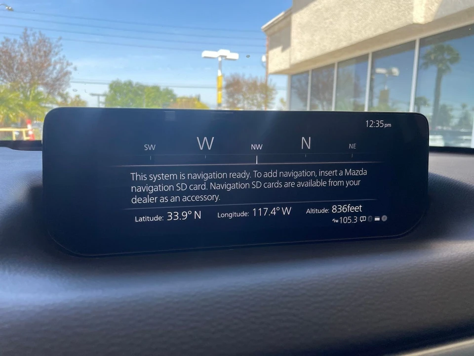 2025 Mazda CX-50 - Image 16 of 31