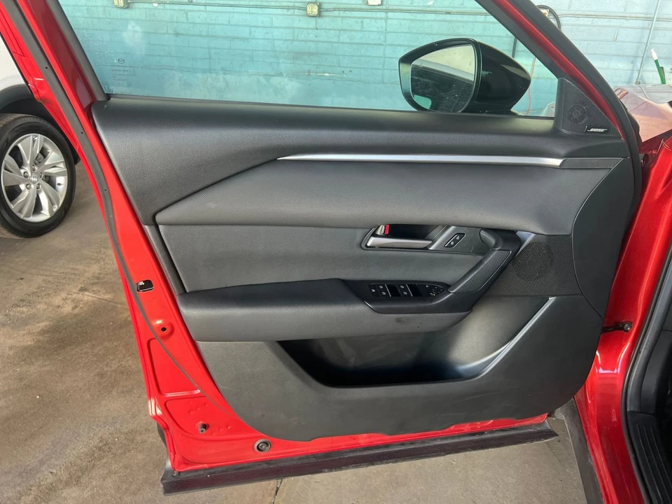 2025 Mazda CX-50 - Image 15 of 31