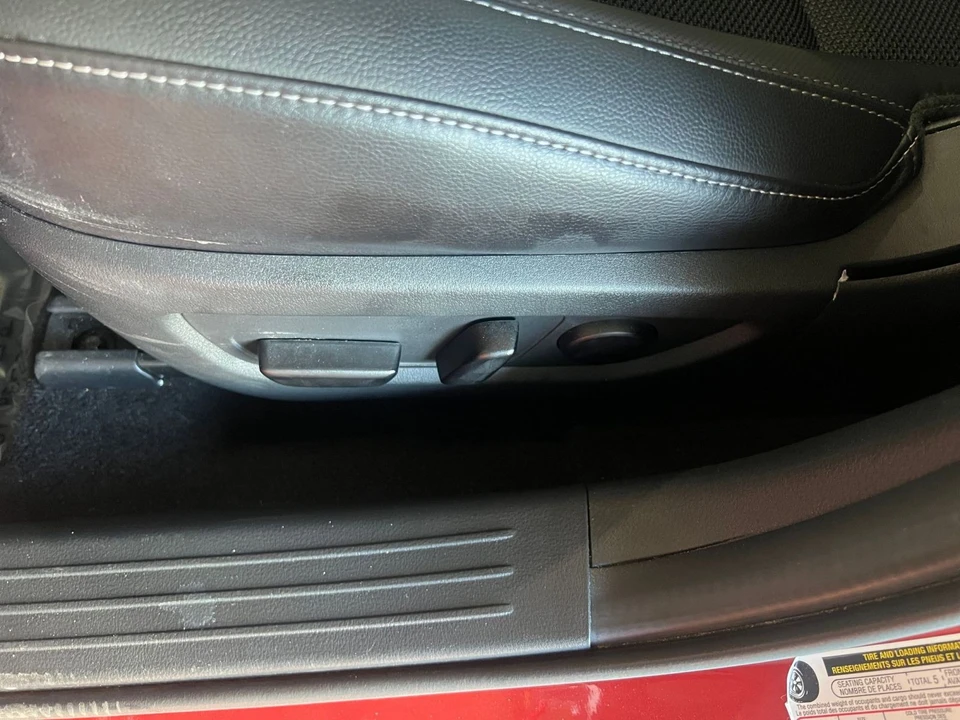 2025 Mazda CX-50 - Image 18 of 31