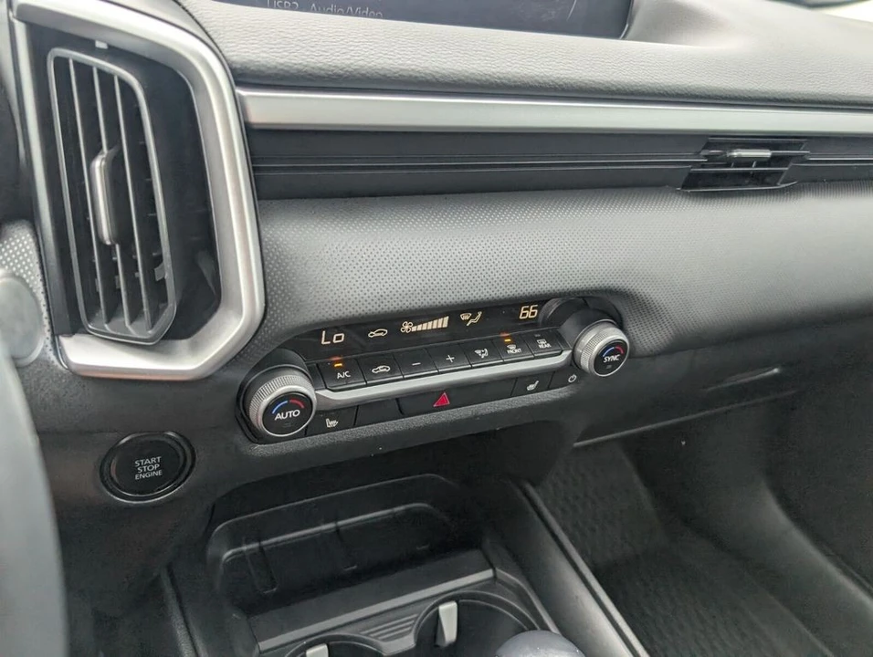 2025 Mazda CX-50 - Image 19 of 28