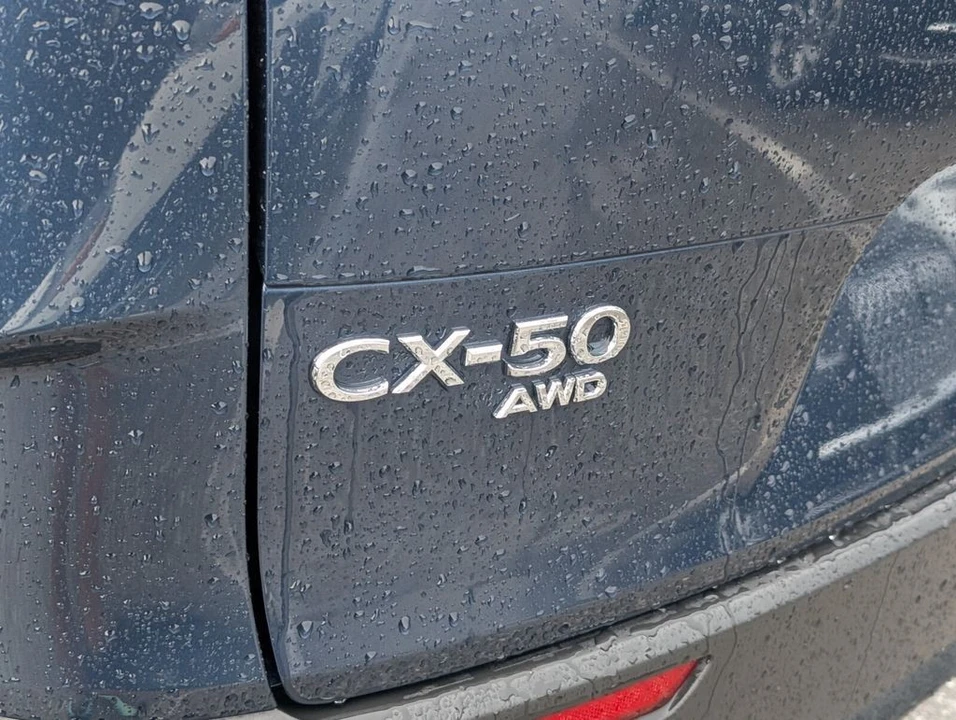 2025 Mazda CX-50 - Image 15 of 28