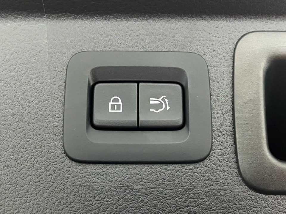 2025 Mazda CX-50 - Image 10 of 12
