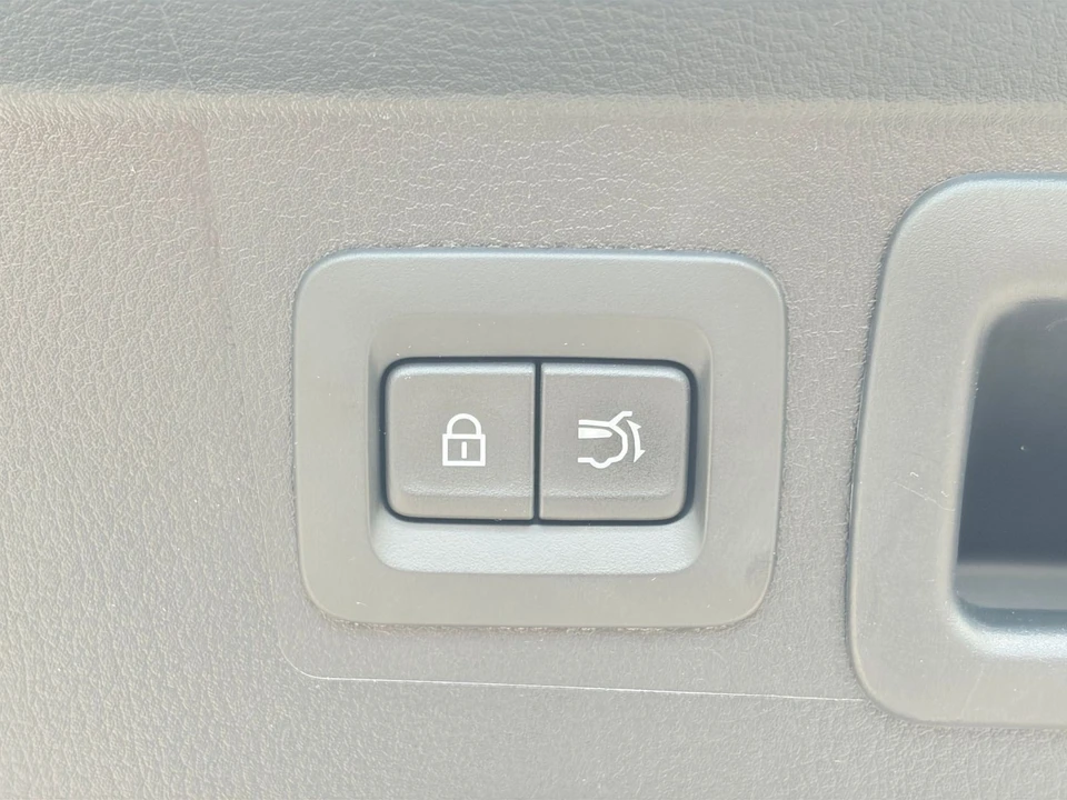 2025 Mazda CX-50 - Image 26 of 31