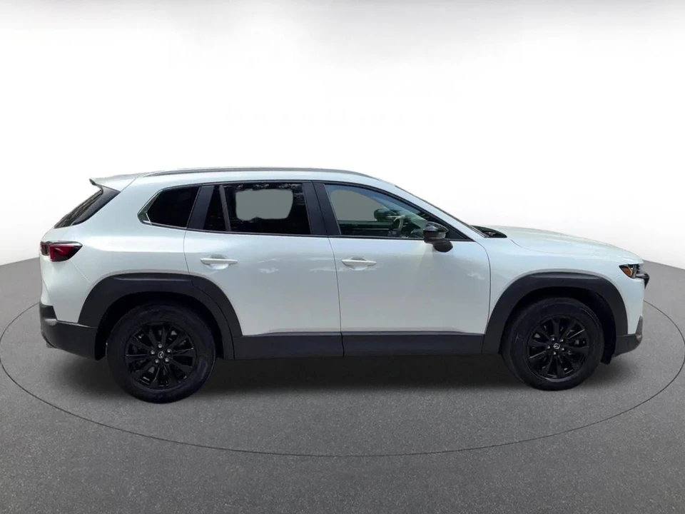 2025 Mazda CX-50 - Image 18 of 31
