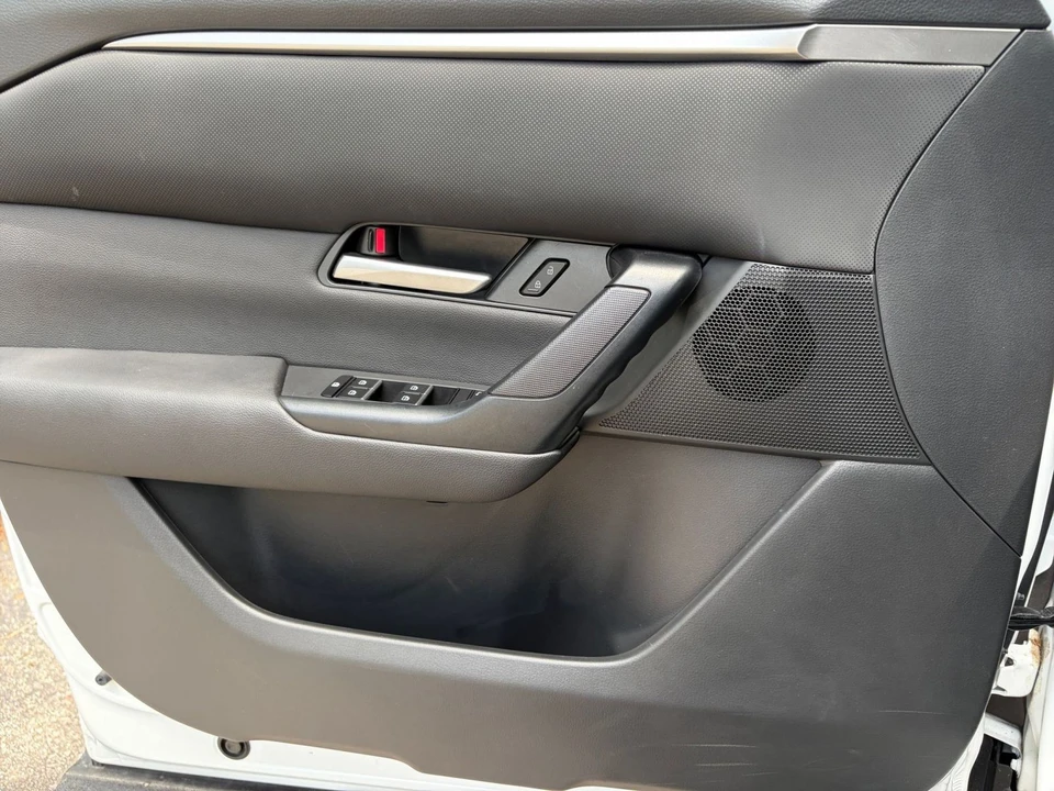 2025 Mazda CX-50 - Image 17 of 31