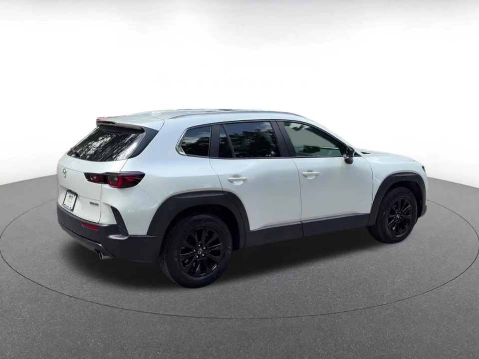 2025 Mazda CX-50 - Image 16 of 31