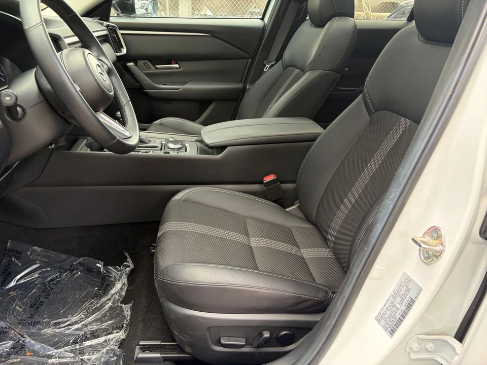 2025 Mazda CX-50 - Image 25 of 31