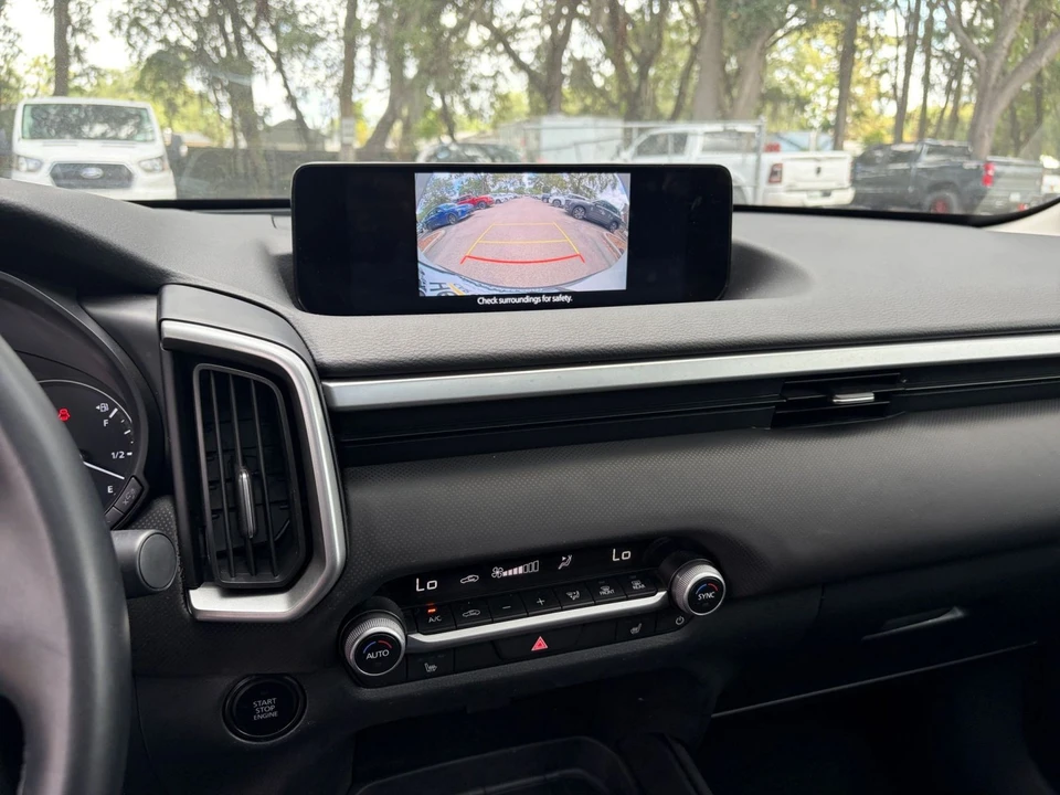 2025 Mazda CX-50 - Image 19 of 31