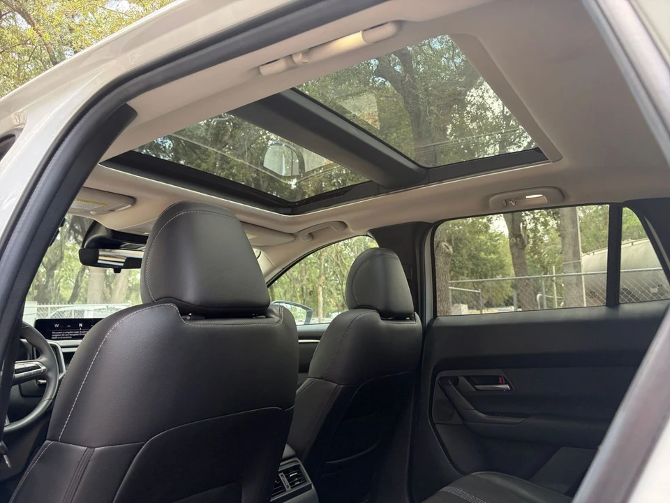 2025 Mazda CX-50 - Image 27 of 31