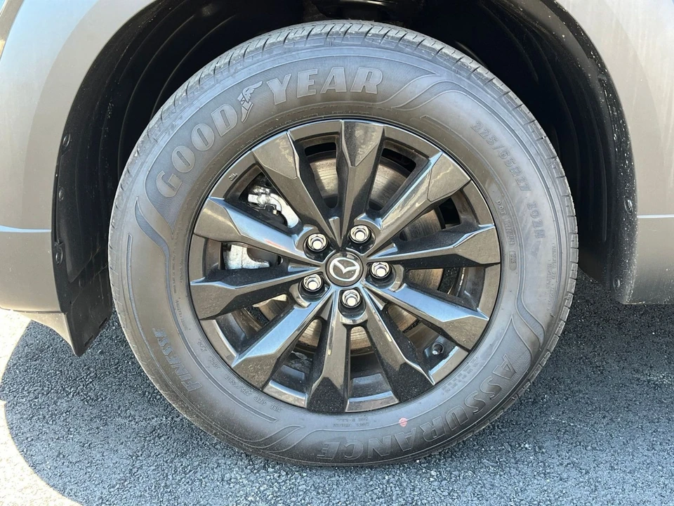 2025 Mazda CX-50 - Image 26 of 31