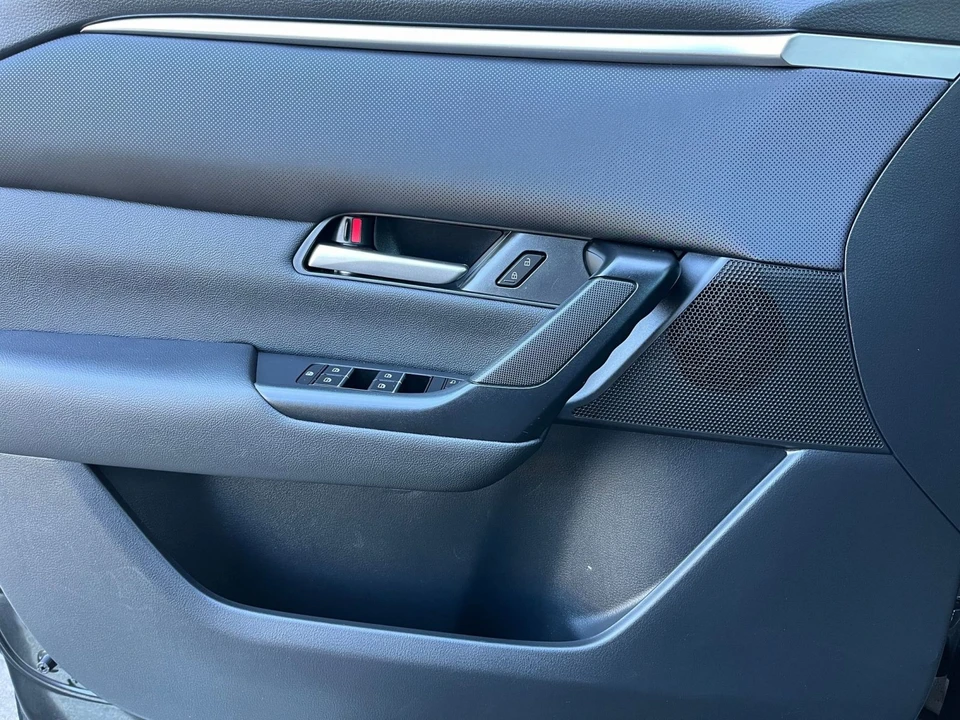 2025 Mazda CX-50 - Image 15 of 31