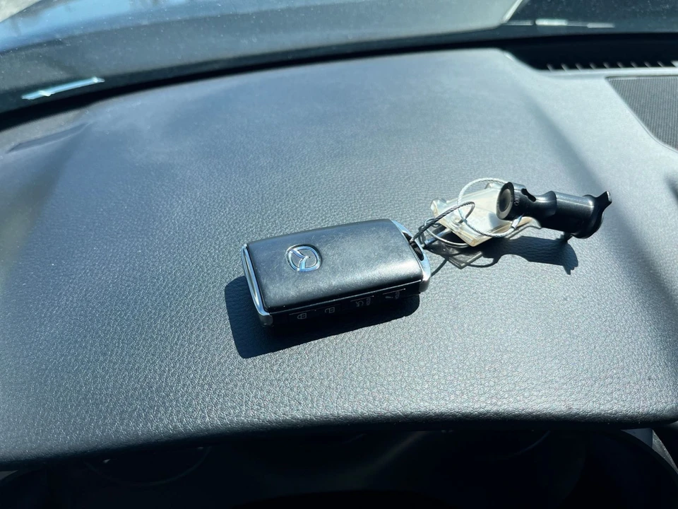 2025 Mazda CX-50 - Image 17 of 31