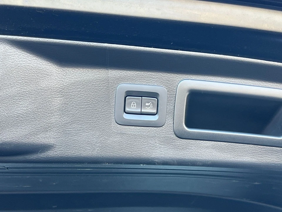 2025 Mazda CX-50 - Image 19 of 31
