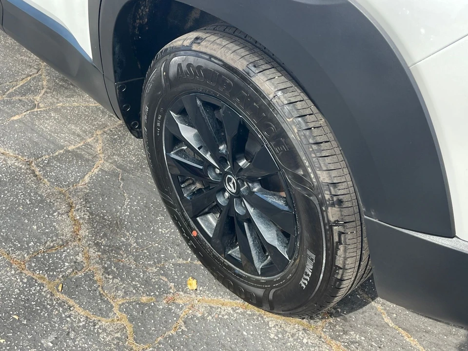 2025 Mazda CX-50 - Image 27 of 31