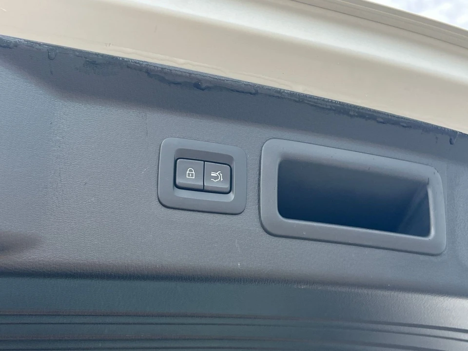 2025 Mazda CX-50 - Image 19 of 31
