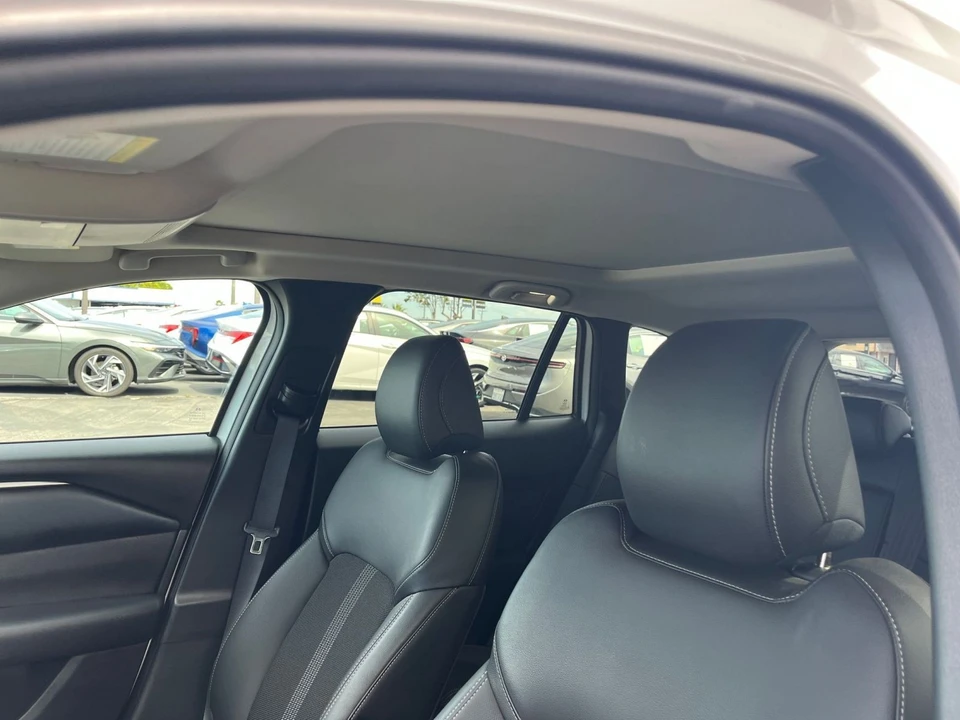 2025 Mazda CX-50 - Image 25 of 31