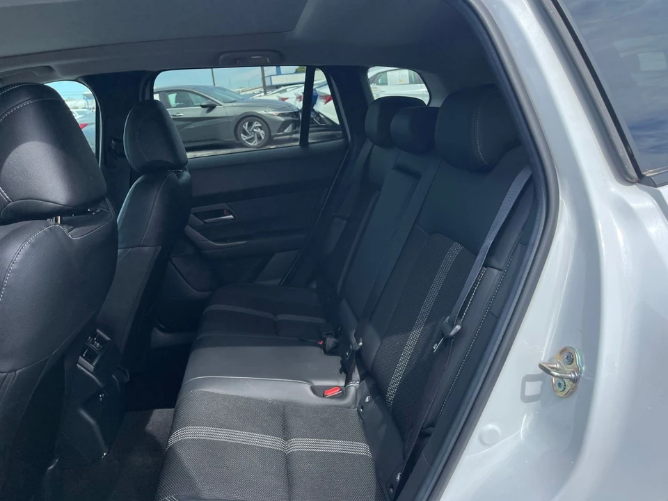 2025 Mazda CX-50 - Image 22 of 31