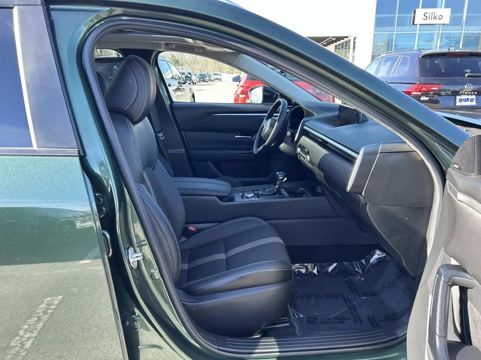 2025 Mazda CX-50 - Image 17 of 21