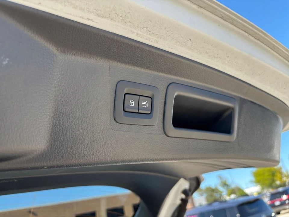 2025 Mazda CX-50 - Image 21 of 31