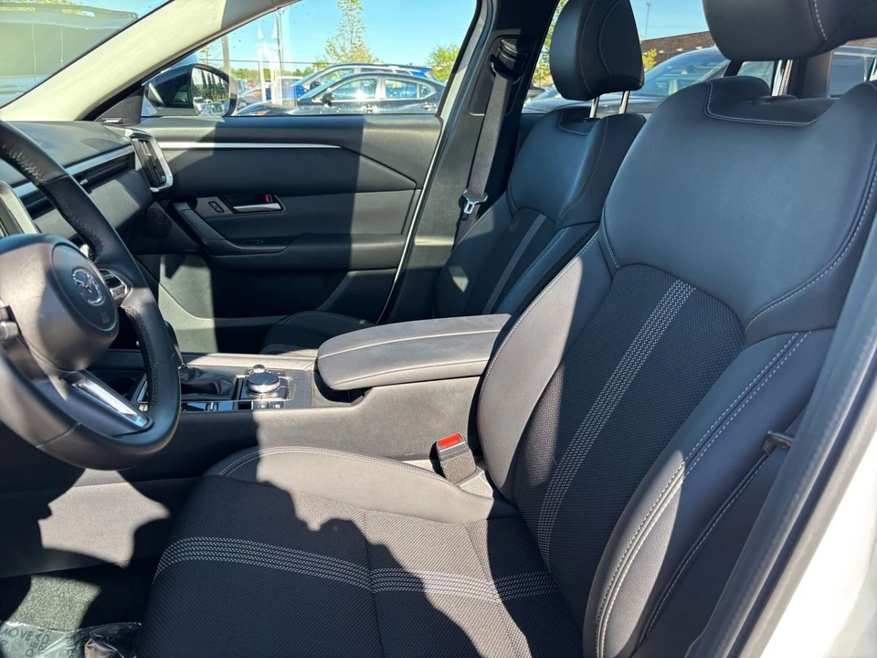 2025 Mazda CX-50 - Image 24 of 31