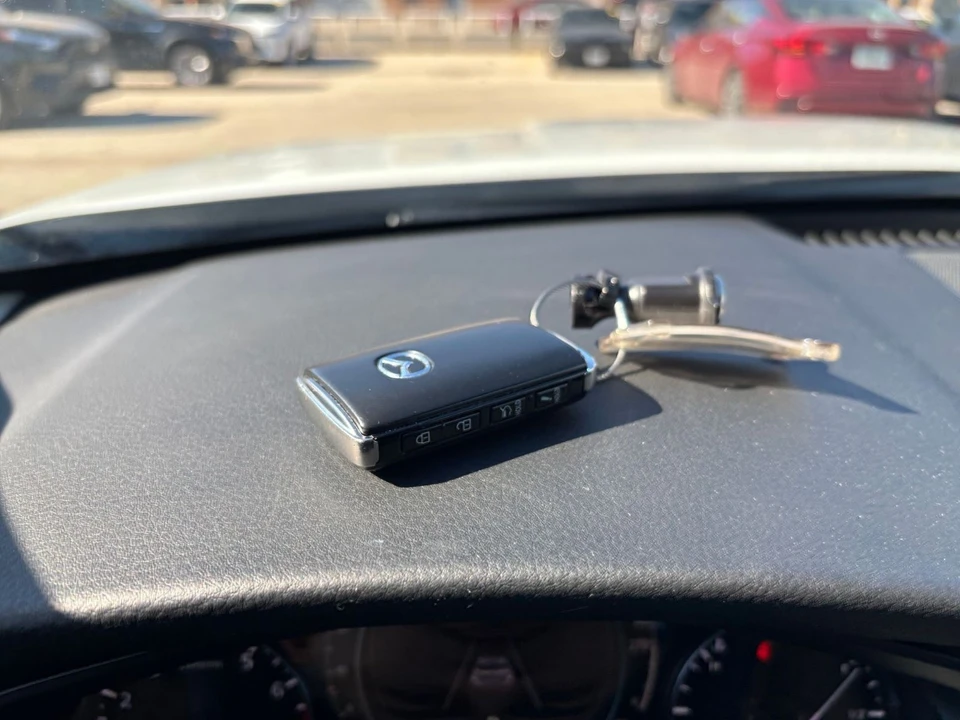 2025 Mazda CX-50 - Image 19 of 31