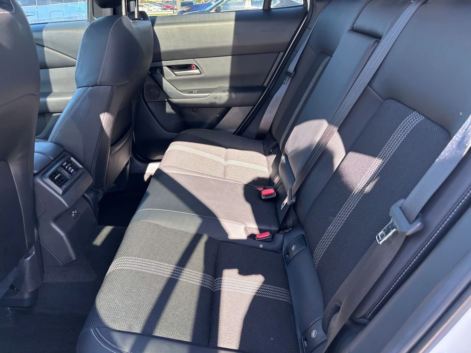 2025 Mazda CX-50 - Image 23 of 31