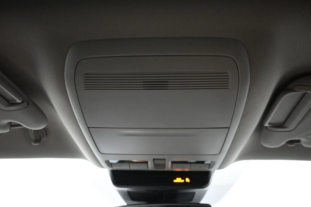 2025 Mazda CX-50 - Image 17 of 31