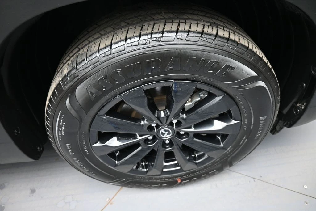 2025 Mazda CX-50 - Image 13 of 31