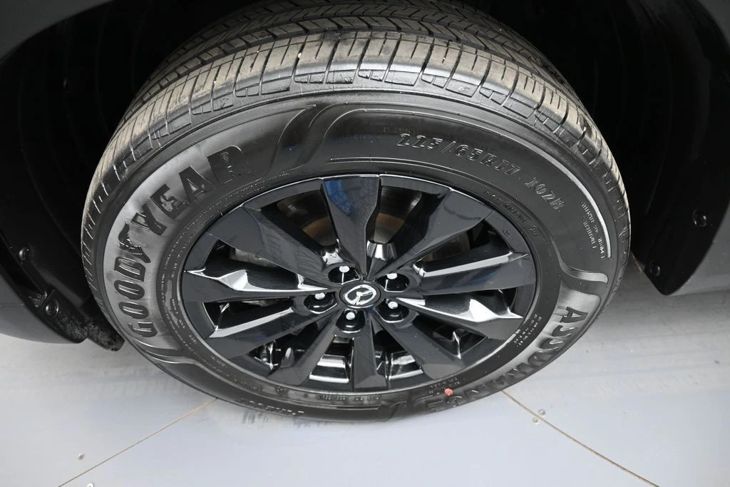 2025 Mazda CX-50 - Image 14 of 31