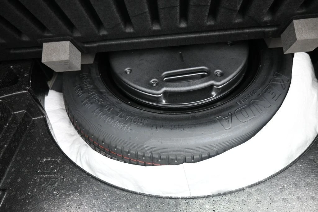 2025 Mazda CX-50 - Image 24 of 31
