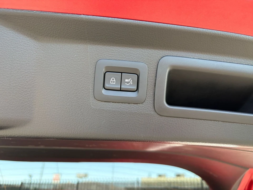 2025 Mazda CX-50 - Image 19 of 31