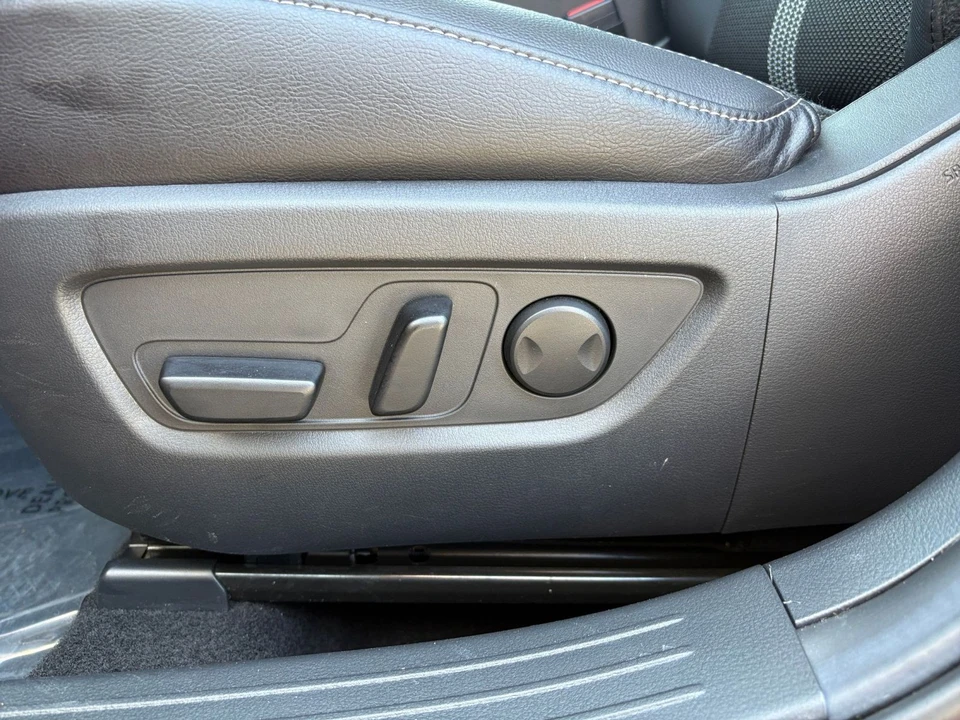 2025 Mazda CX-50 - Image 18 of 31