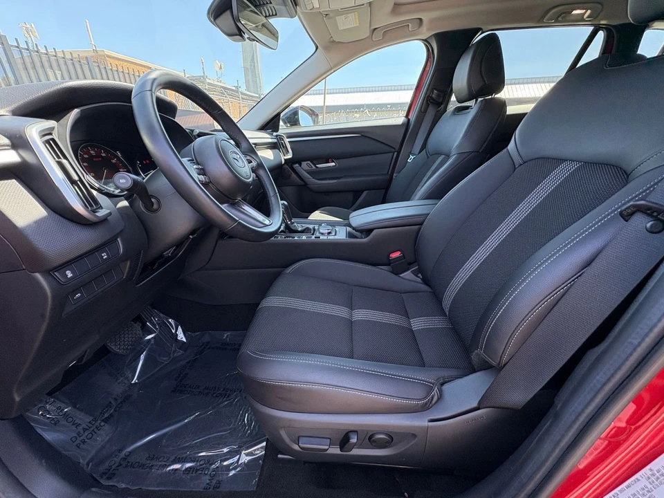 2025 Mazda CX-50 - Image 24 of 31