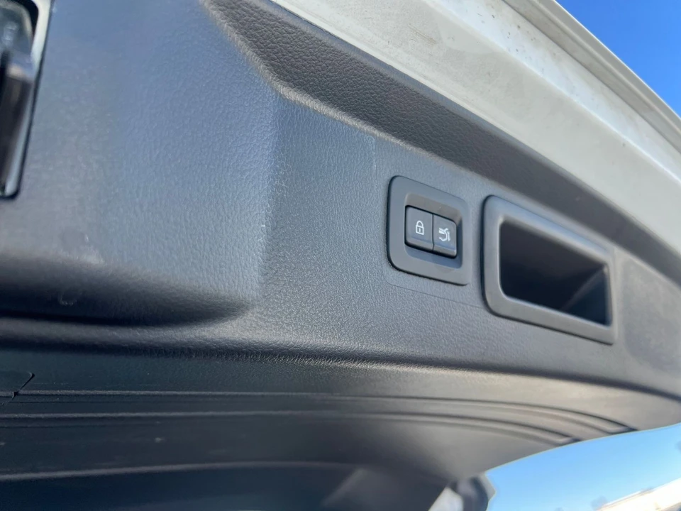 2025 Mazda CX-50 - Image 17 of 31