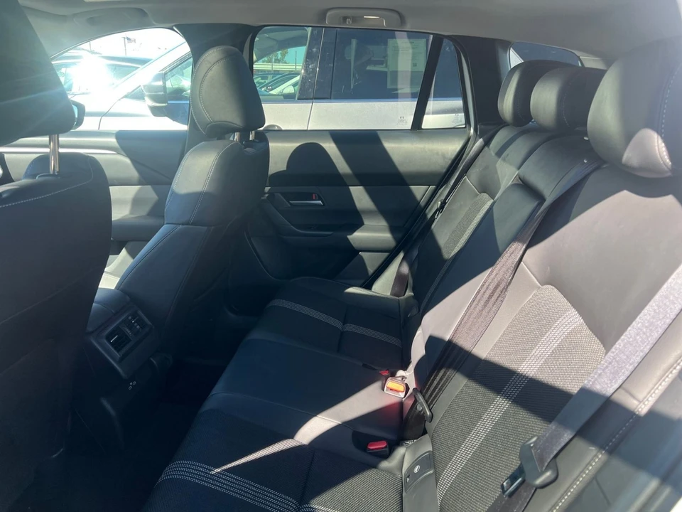 2025 Mazda CX-50 - Image 23 of 31