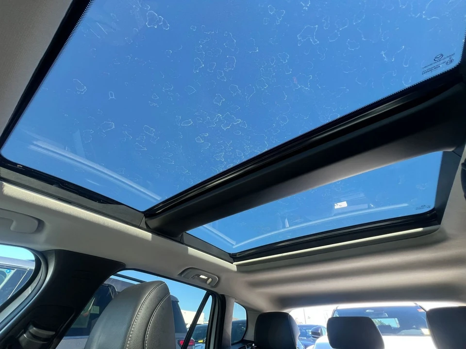 2025 Mazda CX-50 - Image 18 of 31