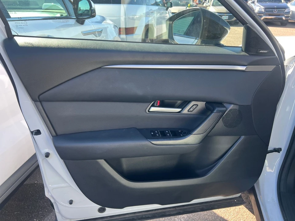 2025 Mazda CX-50 - Image 15 of 31