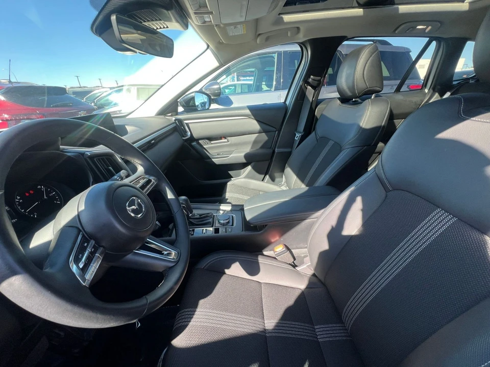 2025 Mazda CX-50 - Image 24 of 31