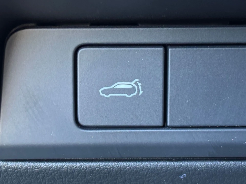 2025 Mazda CX-50 - Image 19 of 31