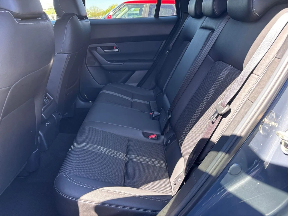 2025 Mazda CX-50 - Image 22 of 31