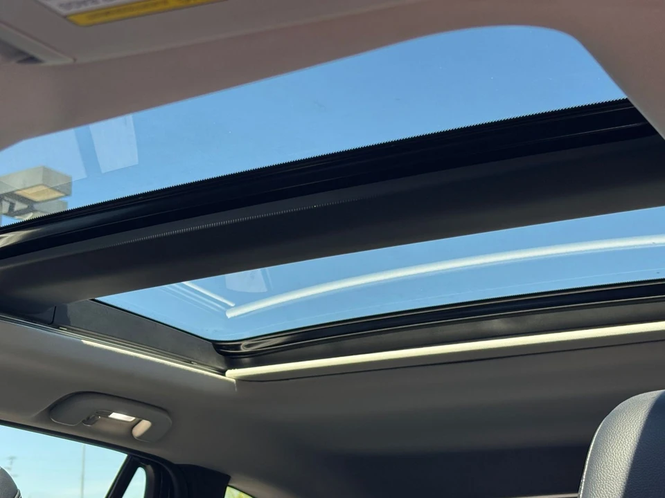 2025 Mazda CX-50 - Image 25 of 31